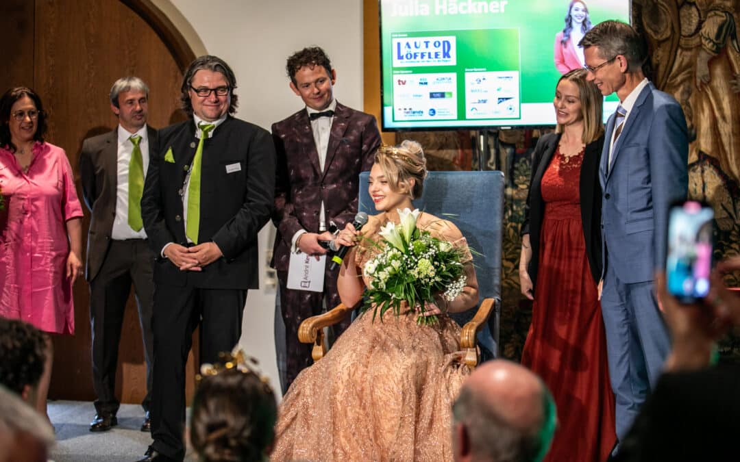 Julia Häckner ist neue Schweinfurter Weinprinzessin