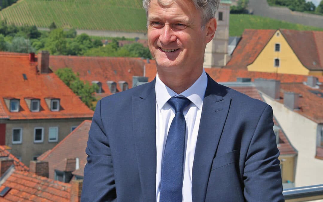 Verdienstplakette der Deutschen Kautschuk-Gesellschaft e.V. an Prof. Dr. Volker Herrmann