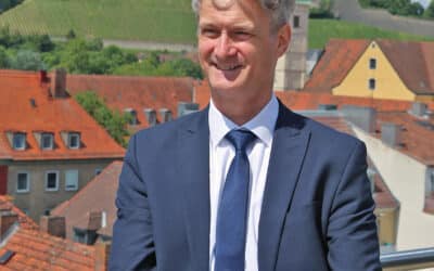Verdienstplakette der Deutschen Kautschuk-Gesellschaft e.V. an  Prof. Dr. Volker Herrmann