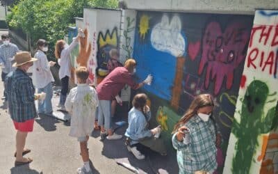 Graffiti-Aktion „Bunt statt braun“ des Jugendforums
