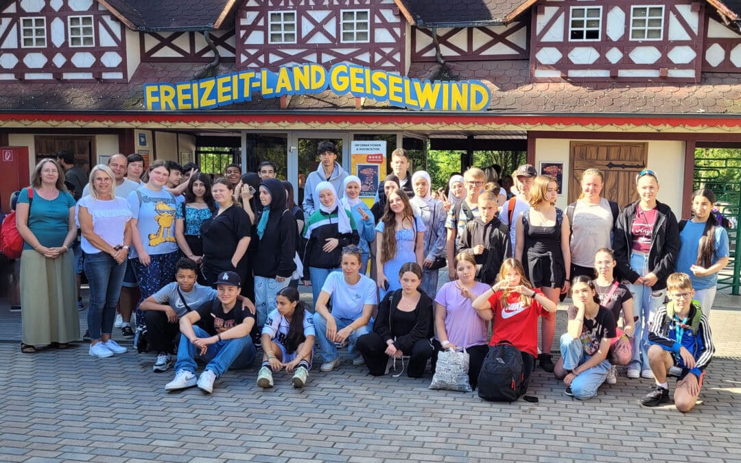Dankeschön-Aktion: Schülerlotsen besuchen Freizeitpark als Belohnung für ihr Engagement