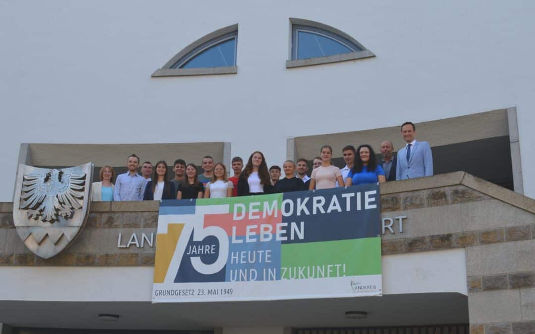 14 Auszubildende Anwärterinnen und Anwärter starten am Landratsamt Schweinfurt in den Beruf
