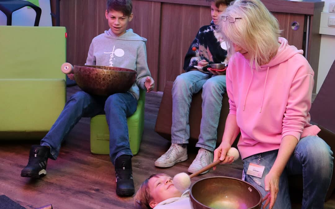 Experimente, Spiel und Spaß – mehr als 60 Kinder erkunden Hochschullabore