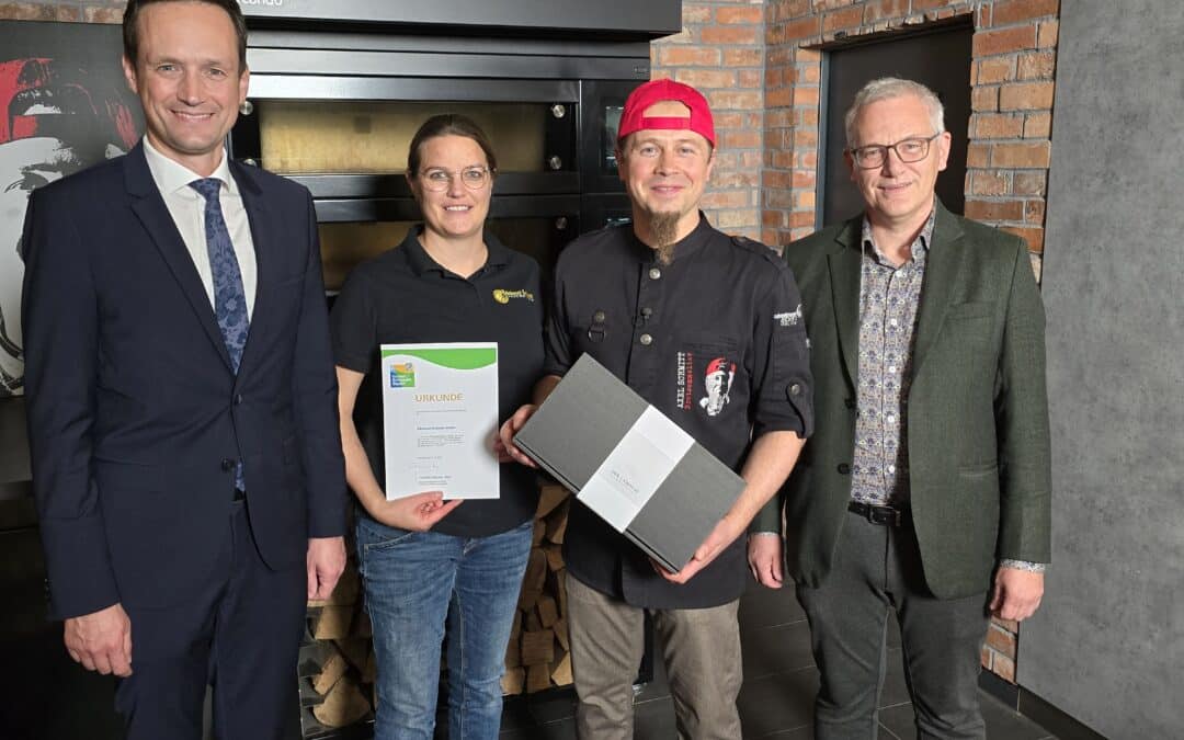 Verleihung der Urkunde des Umwelt- und Klimapakts Bayern an Bäckerei Schmitt