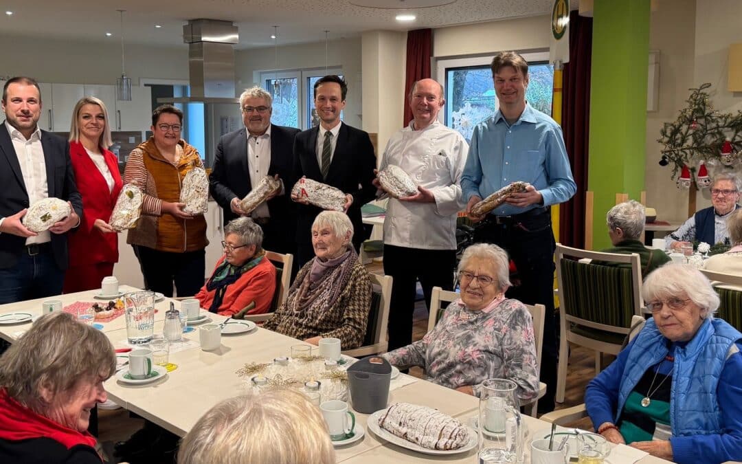 Bäckerinnung Schweinfurt-Haßberge spendet Christstollen