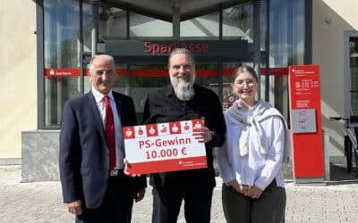 10.000 Euro beim „PS-Sparen & Gewinnen“ –  Glücklicher Gewinner aus Waigolshausen freut sich über den Hauptpreis
