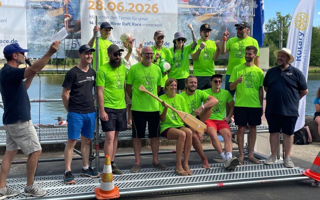 Das „13. Rotarian Rowdy River Raft Race“ ein Schlauchbootrennen für Firmen, Vereine und Verrückte