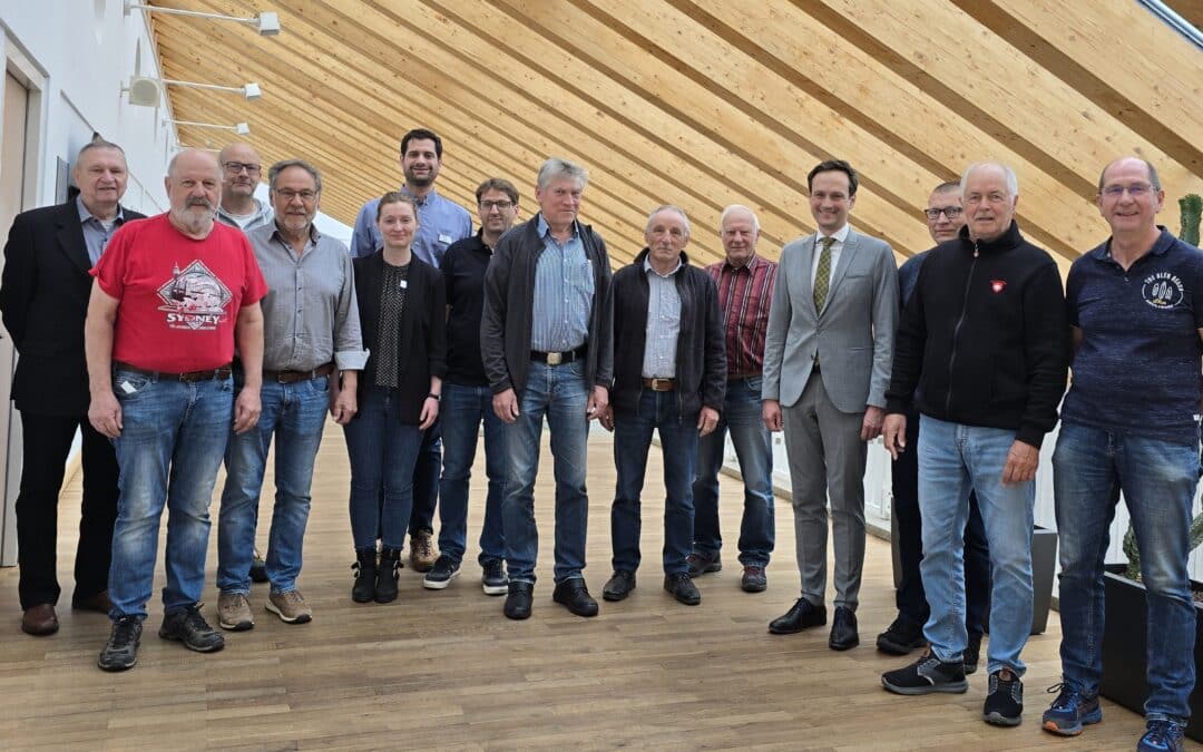 Wanderwegenetz: Landkreis Schweinfurt bringt ehrenamtliche Wegewarte zusammen