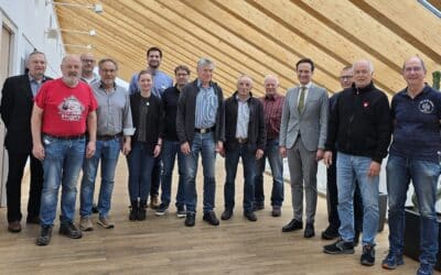 Wanderwegenetz: Landkreis Schweinfurt bringt ehrenamtliche Wegewarte zusammen