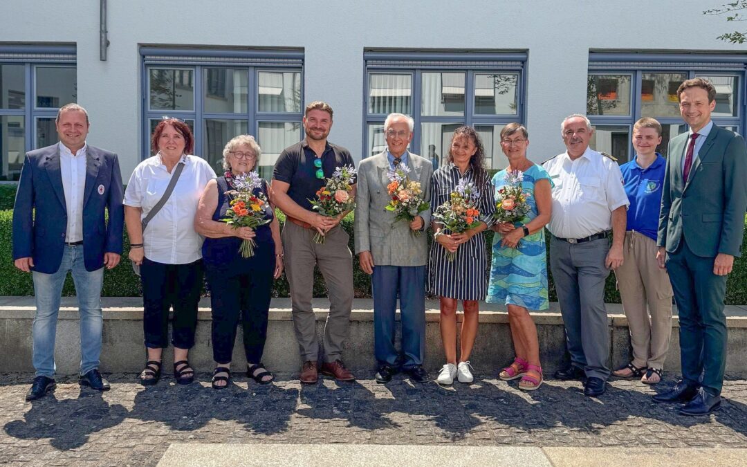 Langjähriges ehrenamtliches Engagement für das Bayerische Rote Kreuz gewürdigt
