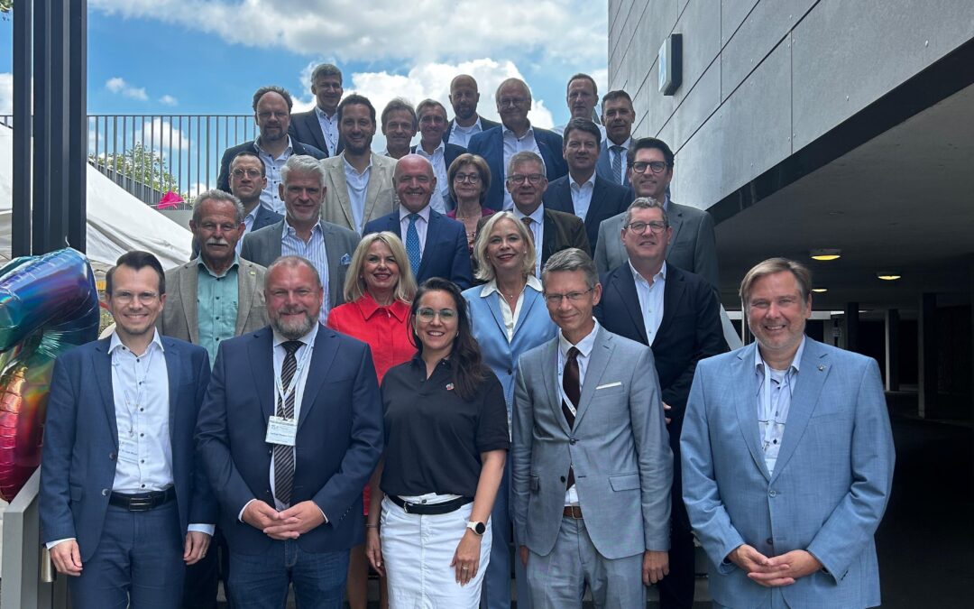 Rat der Region tagt in Veitshöchheim: Gemeinsam für die Zukunft Mainfrankens 15 Jahre Region Mainfranken GmbH: Wissenschaft, Wirtschaft und Kommunen ziehen an einem Strang