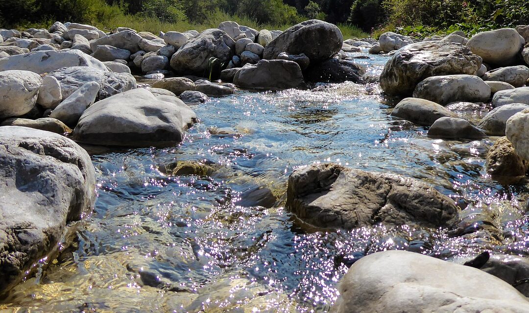 Wasserentnahme aus Bächen und Flüssen grundsätzlich verboten