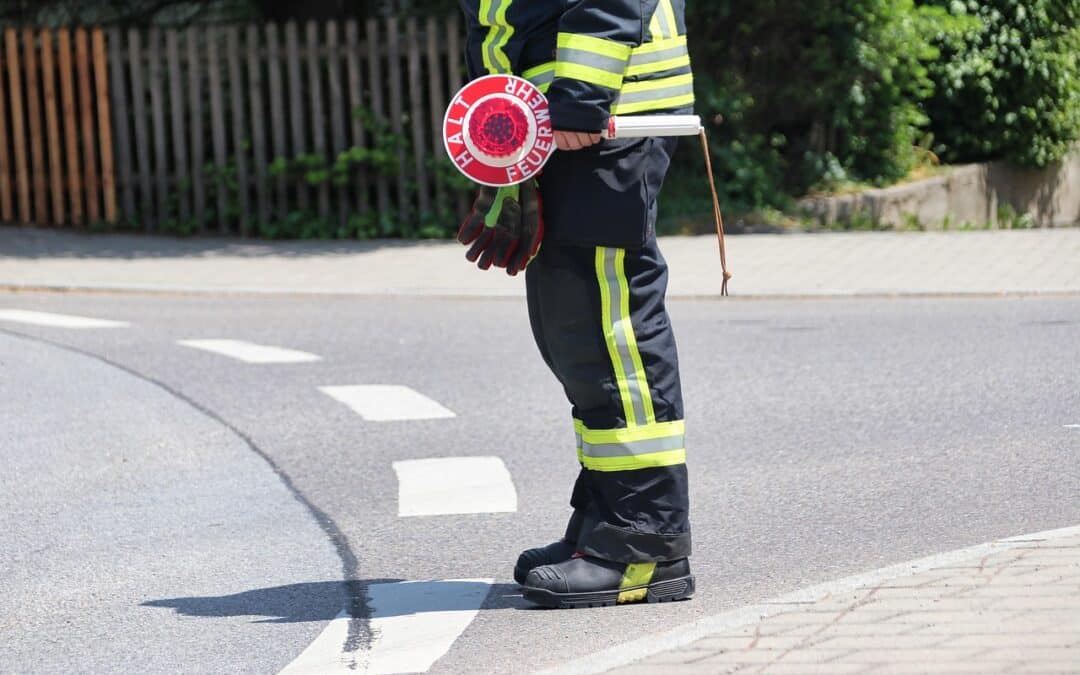 Frontalzusammenstoß zwischen Motorrad und Pkw – 58-Jähriger Kradfahrer noch an Unfallstelle verstorben