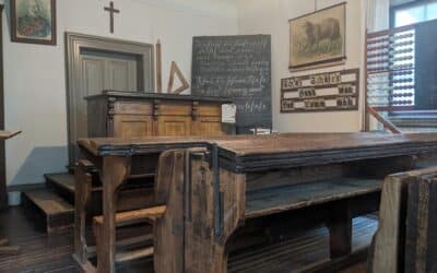 Groß und Klein gemeinsam im Schulmuseum