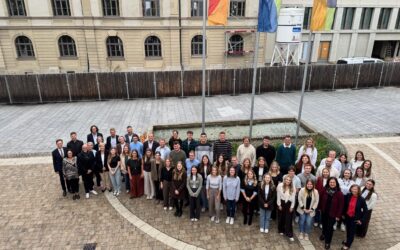 Künftige Lehrkräfte wurden am Landratsamt für ihren Einsatz an Grund- und Mittelschulen in der Stadt und im Landkreis Schweinfurt vereidigt