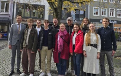 Startklar für die Zukunft: Auszubildende am Landratsamt Schweinfurt freuen sich über ihren Abschluss