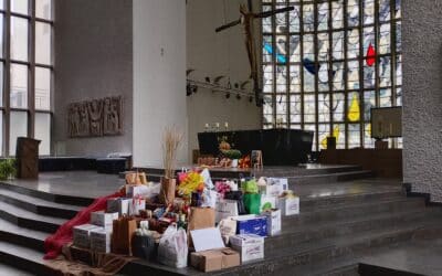 Kirchengemeinden spenden zu Erntedank Lebensmittel an die Tafel