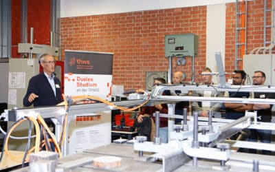 Laborbesichtigung und Austausch: Fakultät Maschinenbau lädt Vertreter aus Industrie und Politik ein