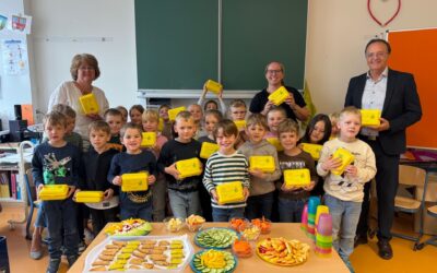 Gesundes Startpaket für knapp 400 Kinder zum Schulanfang: Bio-Frühstück aus der Region begeistert erste Klassen