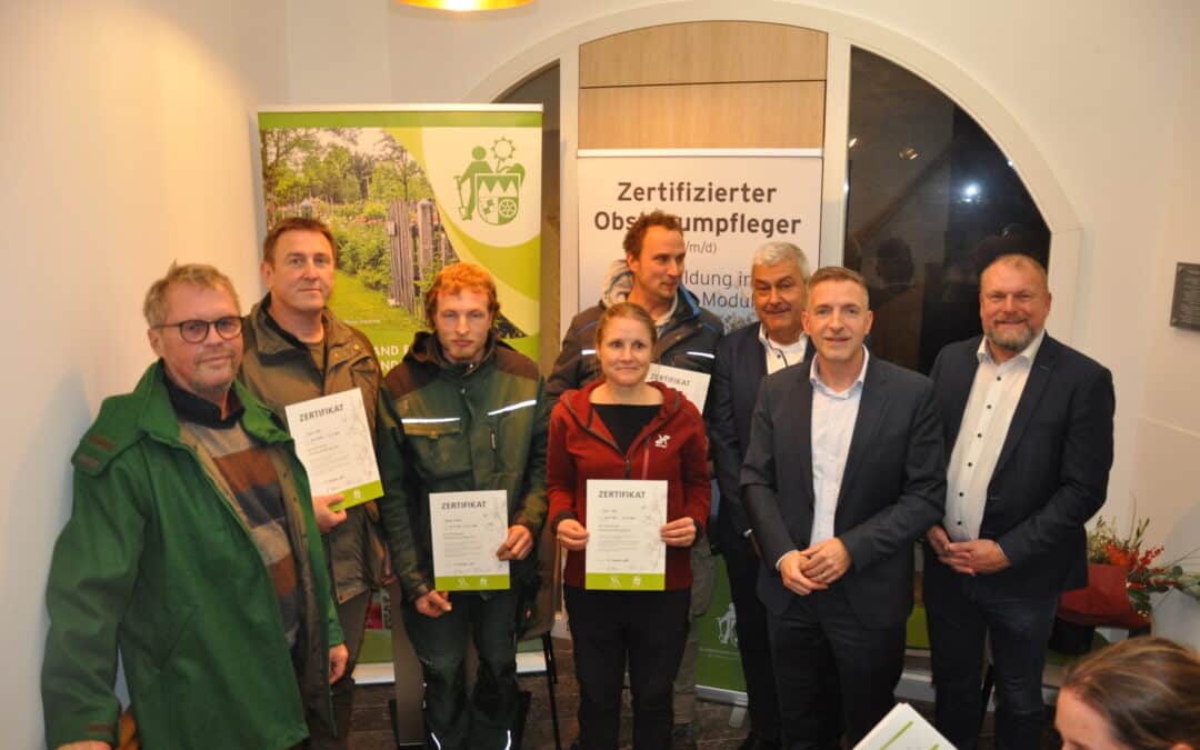 Erfolgreiche Ausbildung zum zertifizierten Obstbaumpfleger
