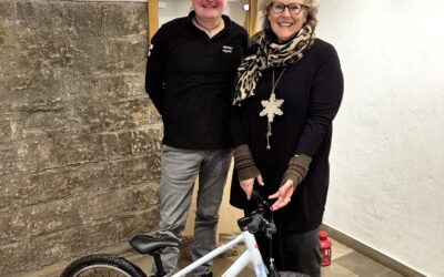 Ein Kinderfahrrad für die Caritaslichter-Aktion