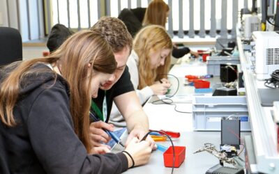TecGirls‘ Day an der THWS: Zum 25. Mal erobern Schülerinnen den Campus