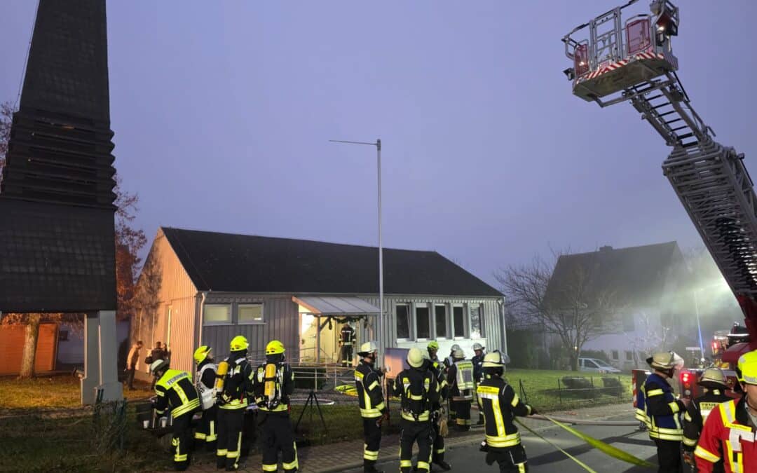Brand in der evangelische Friedenskirche in Oerlenbach
