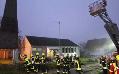 Brand in der evangelische Friedenskirche in Oerlenbach