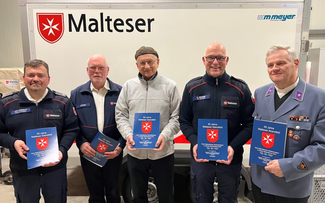 Neujahrsempfang der Abersfelder Malteser: Chronist Robert Mantel übergibt Jubiläums‑Chronik „50 Jahre Malteser Abersfeld“