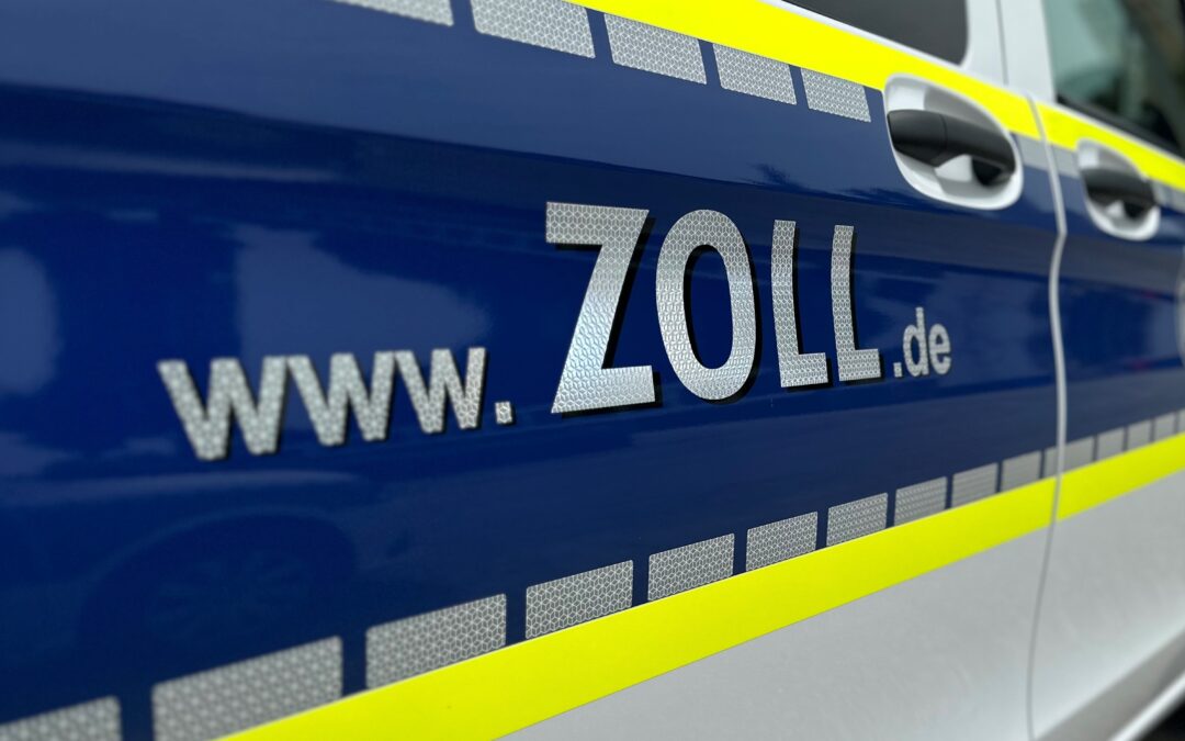 HZA-SW: Lifestyle-Luxus trotz Bürgergeld-Bezug – Zoll überführt Influencer-Familie des Sozialleistungsbetrugs