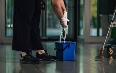 1.390 Reinigungskräfte arbeiten in 16 Unternehmen 15 Euro pro Stunde ist das Minimum