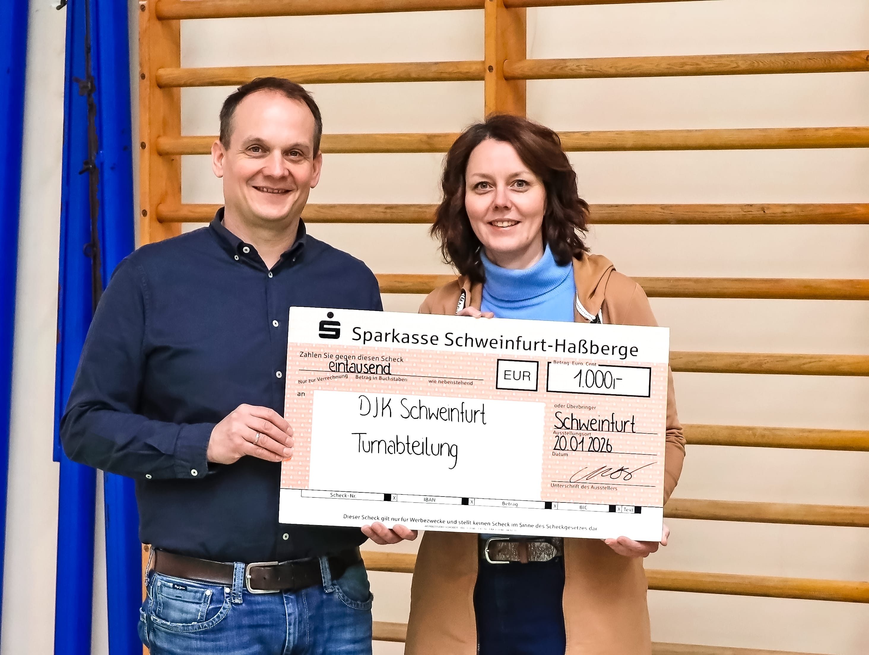 Spendenübergabe DJK MAINCOR