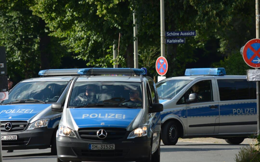 Verdacht des Insiderhandels – Großangelegte Durchsuchungsaktion von Kriminalpolizei und Staatsanwaltschaft