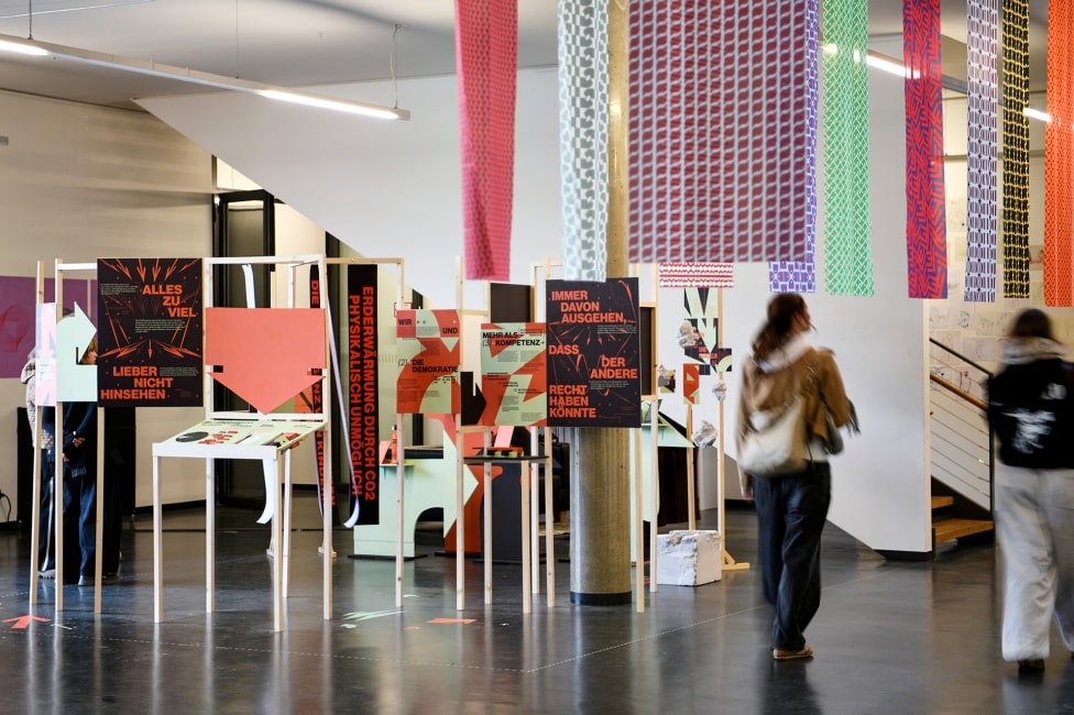 Film-Storyboard, Alltagsgegenstände, App-Gedankenaustausch: Semesterausstellung „Bergwerk“ zieht wieder zahlreiche Besuchende an