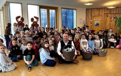 500 neue Ostereier für den Osterbrunnen