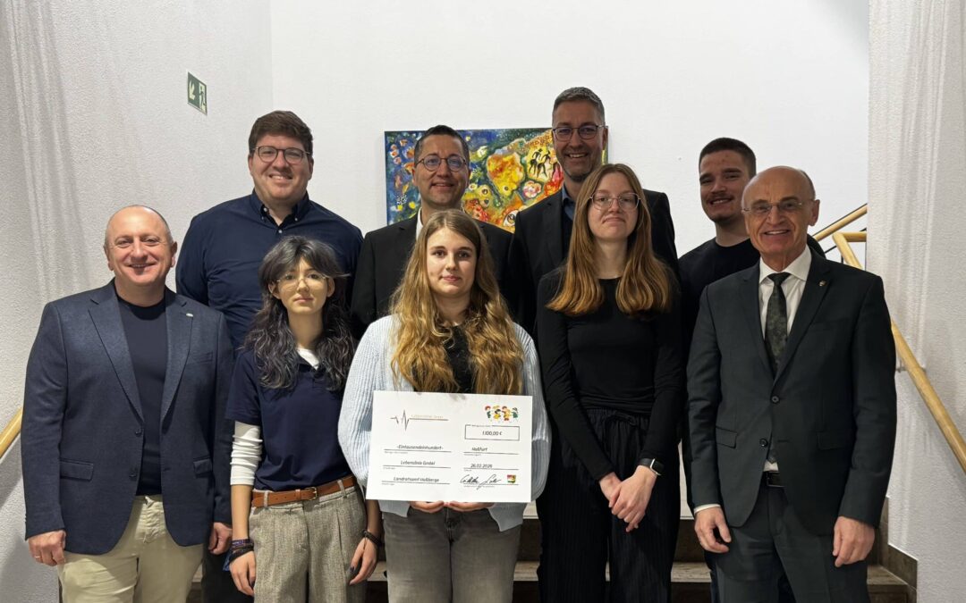 Landkreis Haßberge übergibt Spende an die heilpädagogische Praxis Lebenslinie