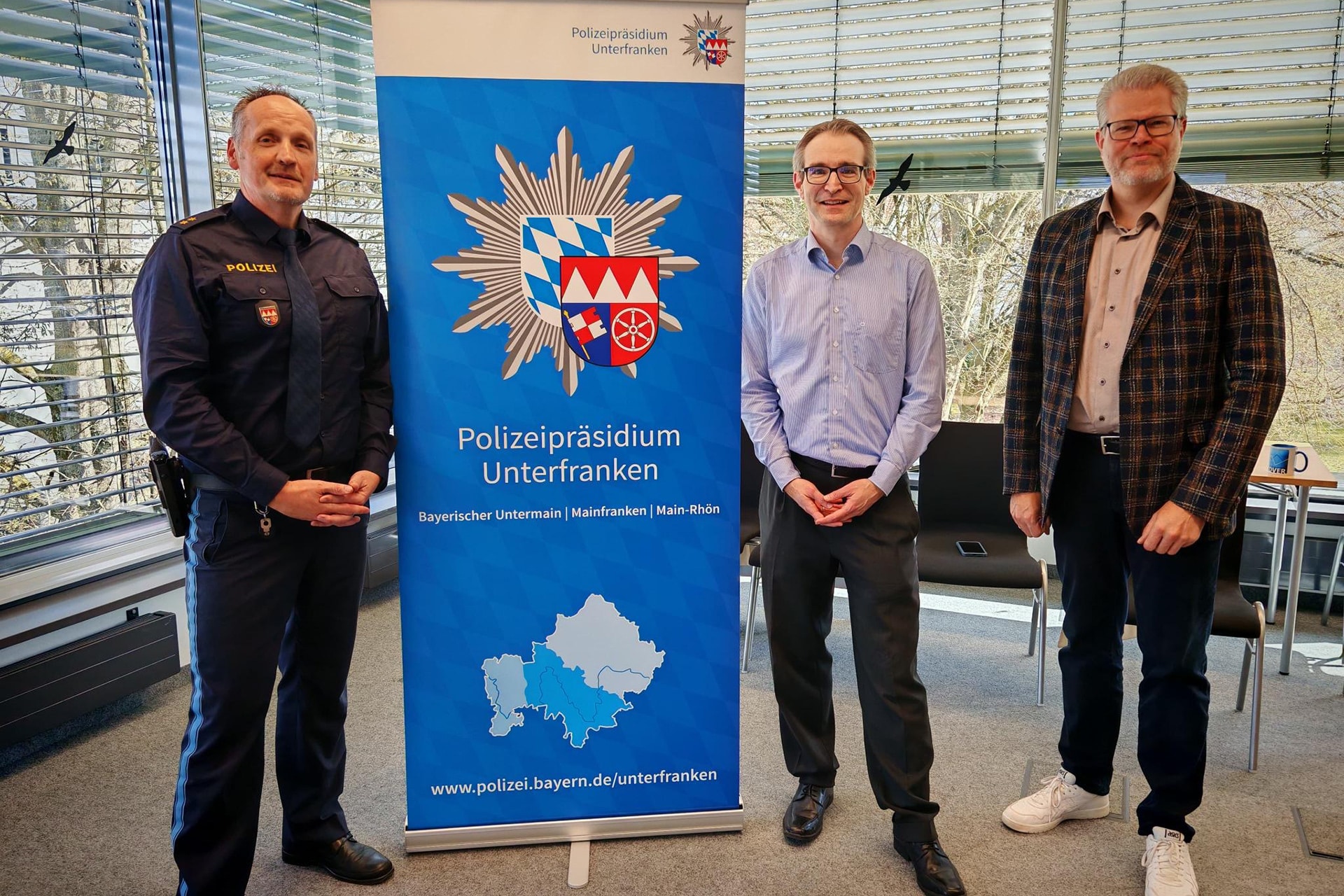 Polizei_IDEE-c-philipp-scheuplein