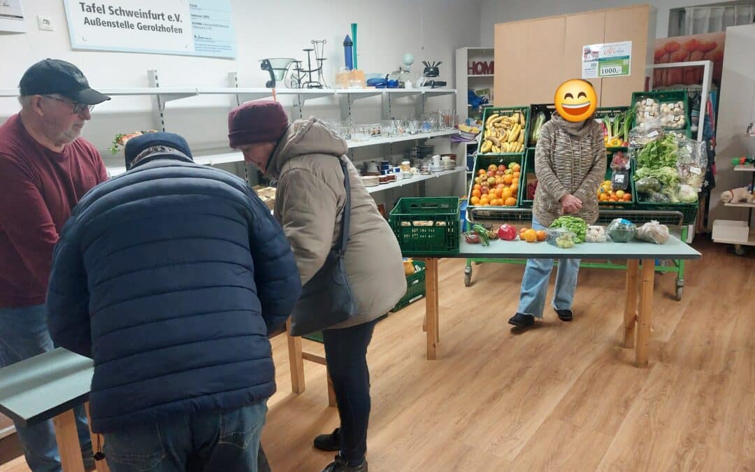 Senioren spenden für den Tafel-Laden