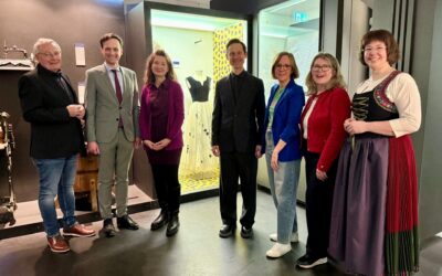 „Was zieh ich nur an?“ Ausstellung im Alten Rathaus Gerolzhofen