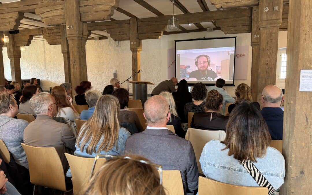 Zwischen Likes, Livestreams und Lebensrealität: Fachkräfte diskutieren Chancen und Risiken digitaler Lebenswelten