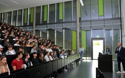 Frauen in Wirtschaft und Wissenschaft sichtbar machen und Schülerinnen vielfältige Berufs- und Studienmöglichkeiten näher bringen
