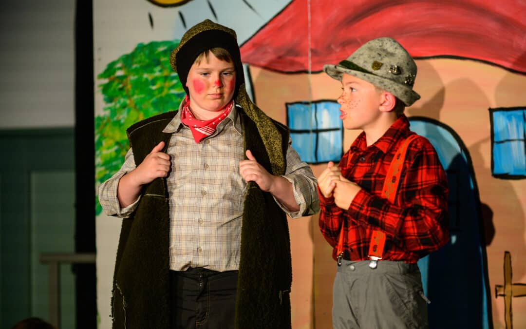 Theater-Nachwuchs begeistert Groß und Klein: Gelungene Premiere