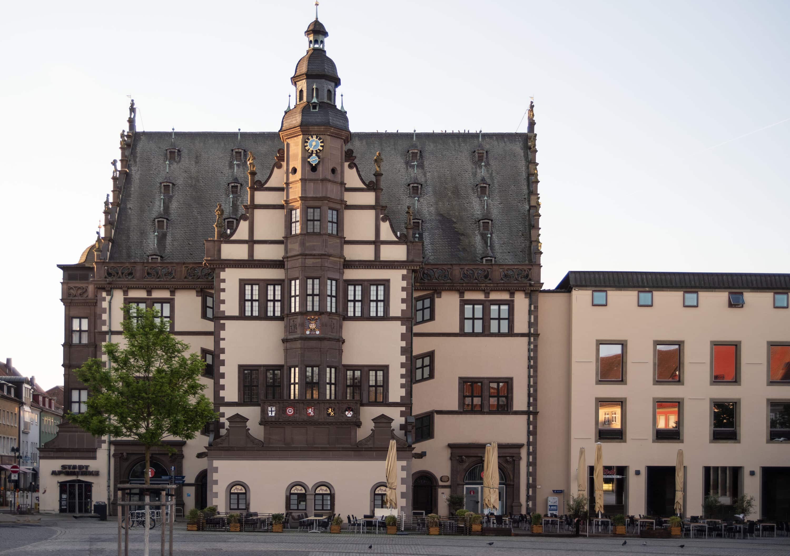 RathausFront