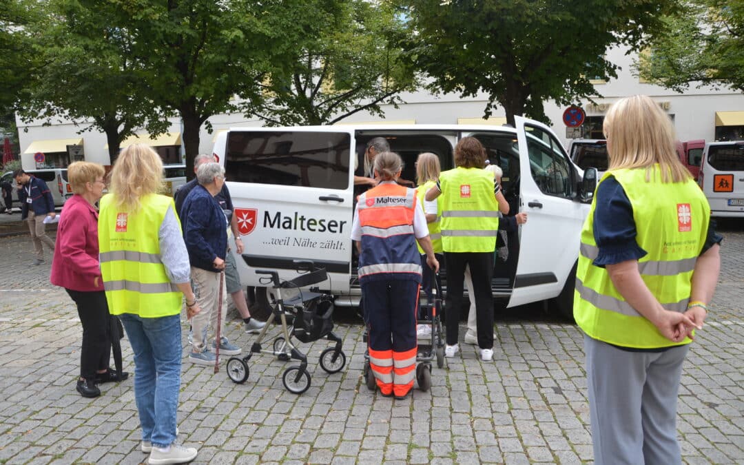 Malteser und Caritas begleiten am 11. Juli über 300 Teilnehmende aus ganz Unterfranken zum Pontifikalamt mit Bischof Franz