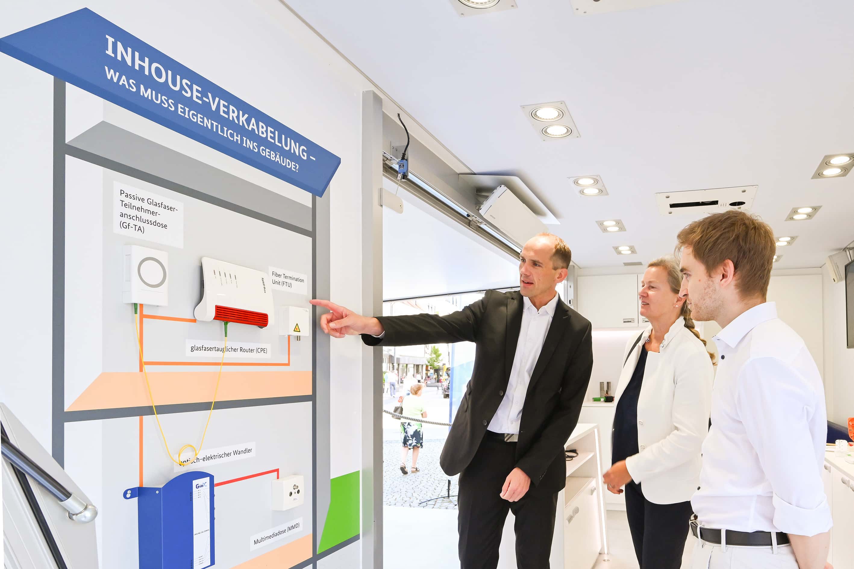 26-Glasfaser zum Anfassen Großes Interesse am Infotag auf dem Schweinfurter Marktplatz-NZ7_5503