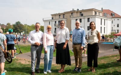 Plätzle am Garitzer Kreisel eröffnet – Neuer Treffpunkt begeistert Jung und Alt