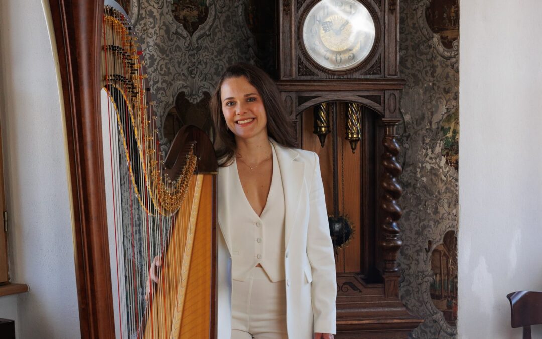 Harfe & Gesang ohne Grenzen: Annalena Storch gastiert im Pilgerhof