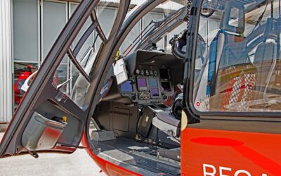 86-jähriger unter Anhänger eingeklemmt – Mann schwer verletzt mit Hubschrauber ins Krankenhaus gebracht