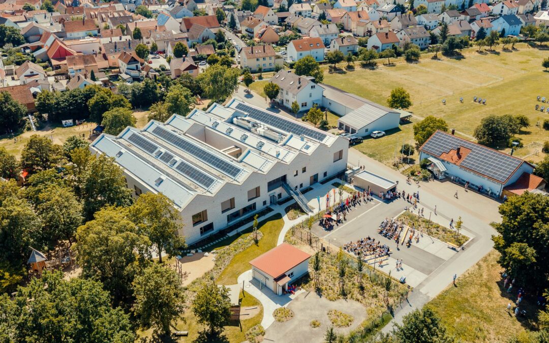 Bei strahlendem Sonnenschein hat Grafenrheinfeld die Einweihung der neuen Kindertagesstätte gefeiert