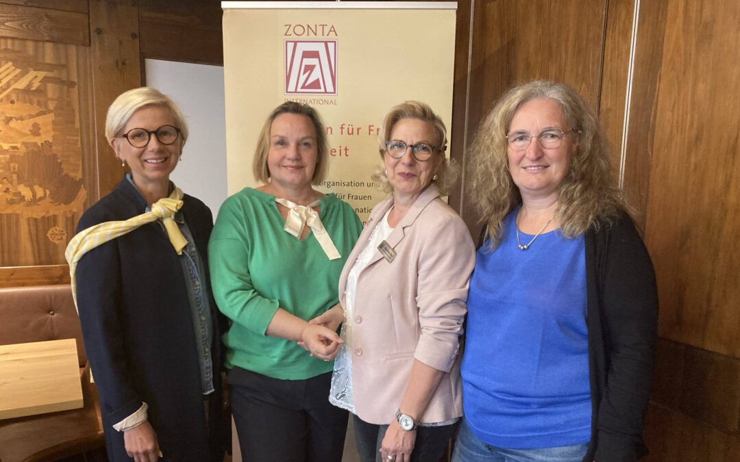 Katja Weber-Khan führt das neue Präsidium des Zonta Clubs Bad Kissingen-Schweinfurt
